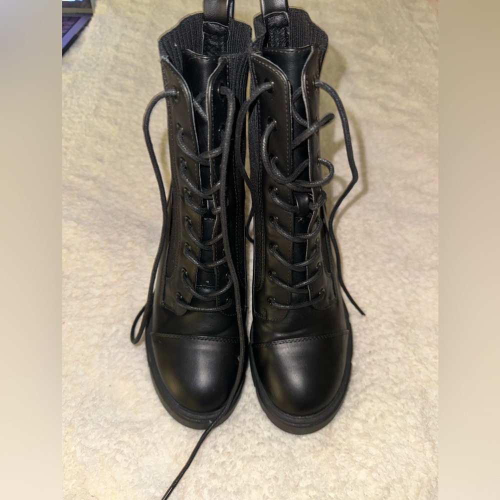 Heel boots